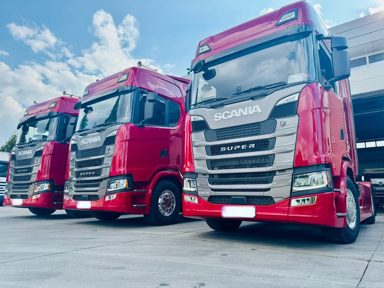 Rode Scania S-trucks